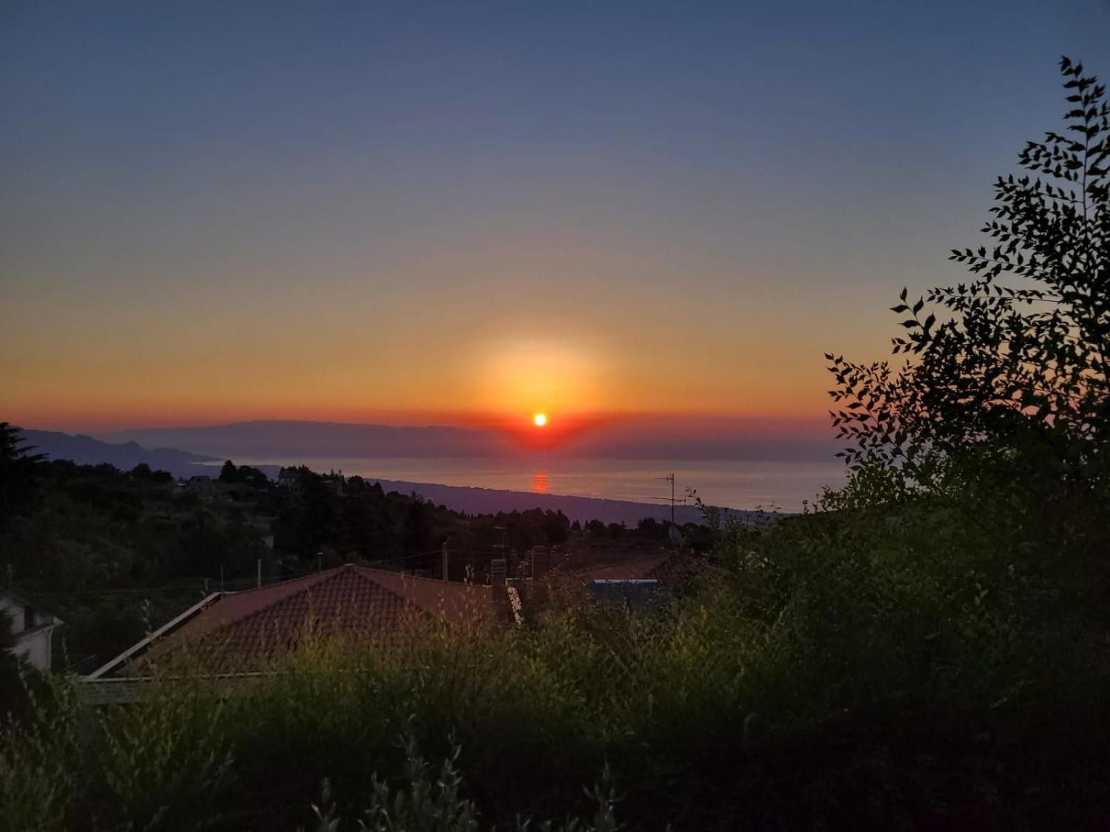 Puntalazzo Etna Sunshine Rent Rooms מראה חיצוני תמונה