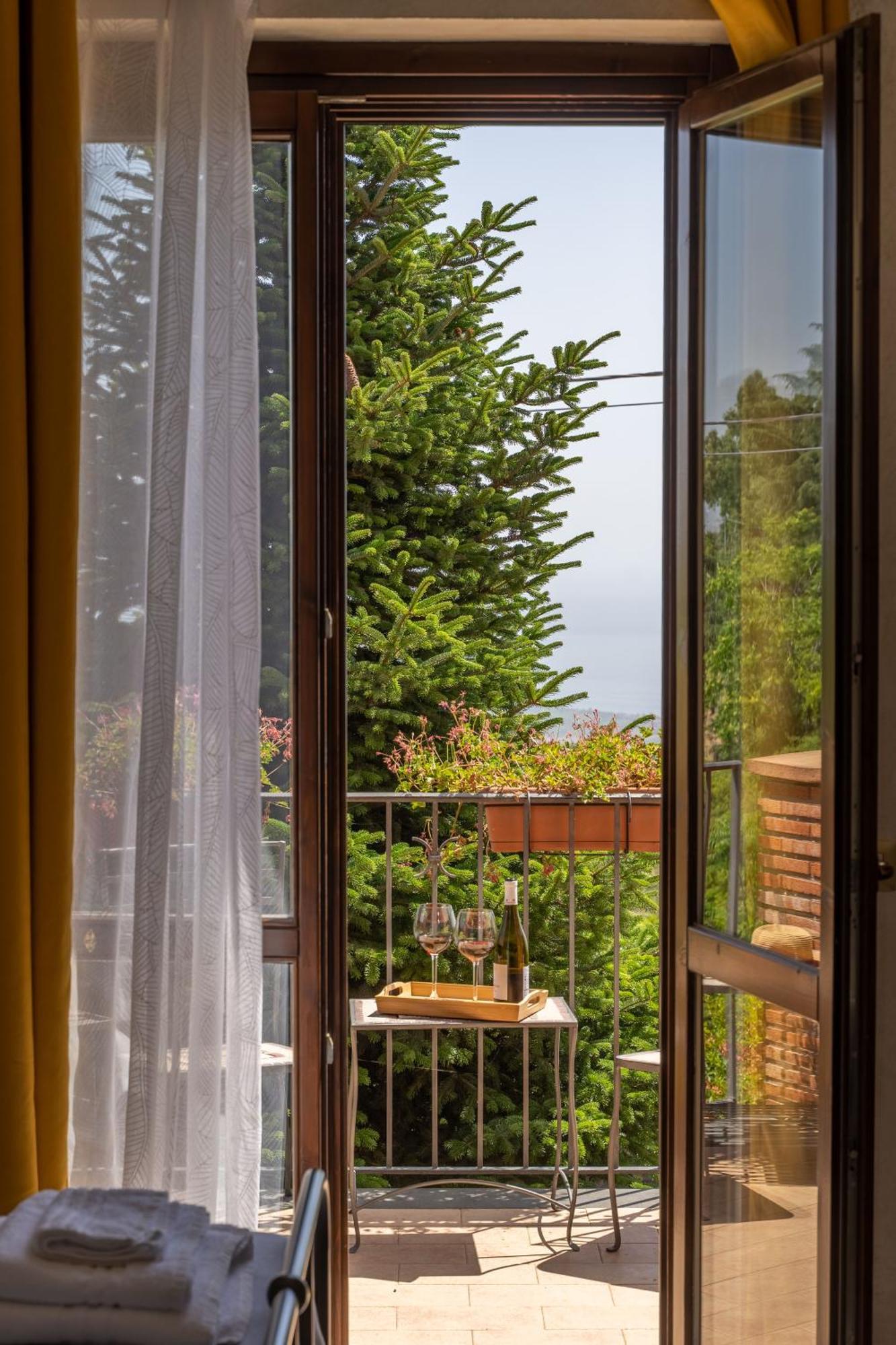 Puntalazzo Etna Sunshine Rent Rooms מראה חיצוני תמונה