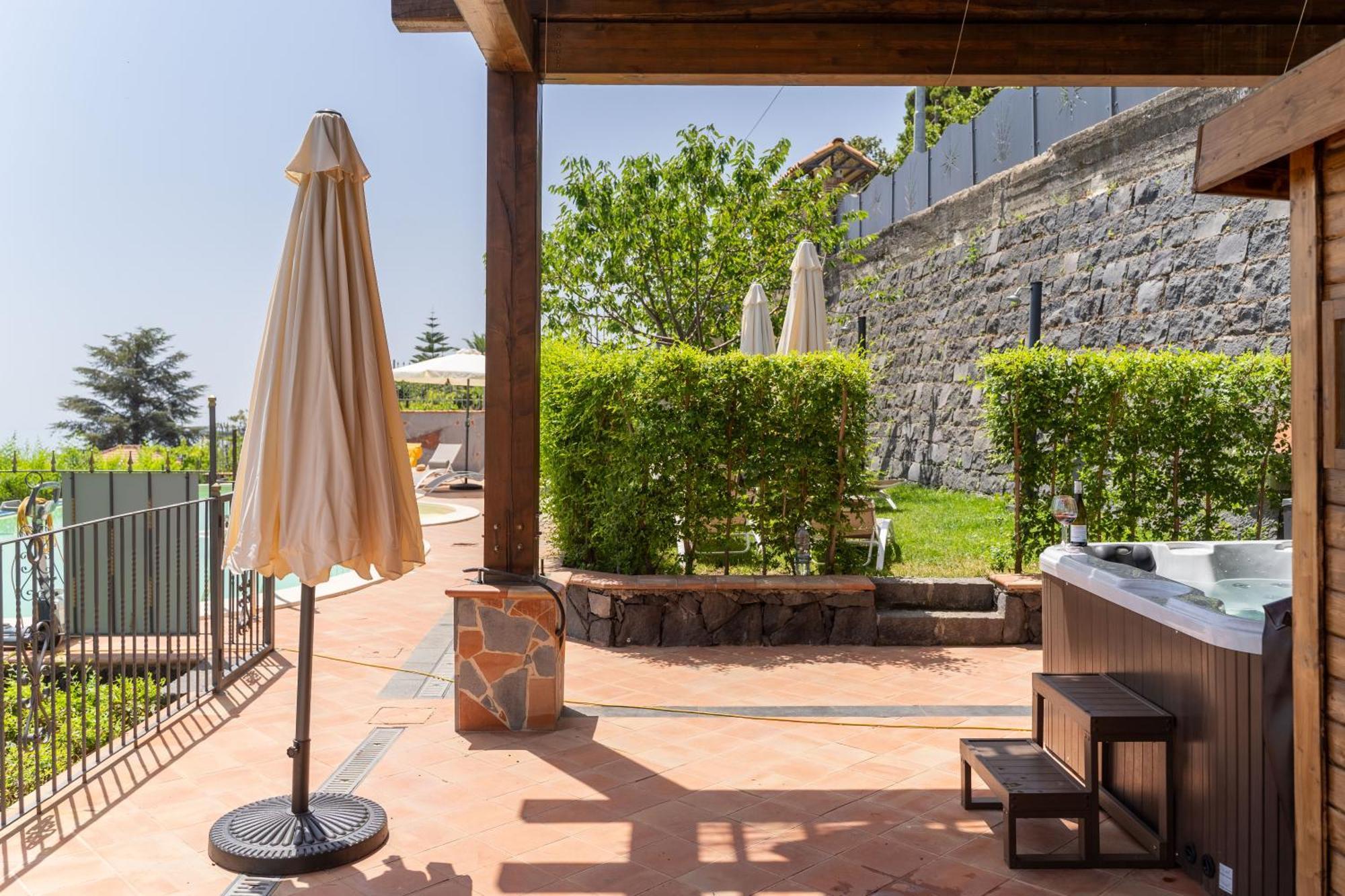 Puntalazzo Etna Sunshine Rent Rooms מראה חיצוני תמונה
