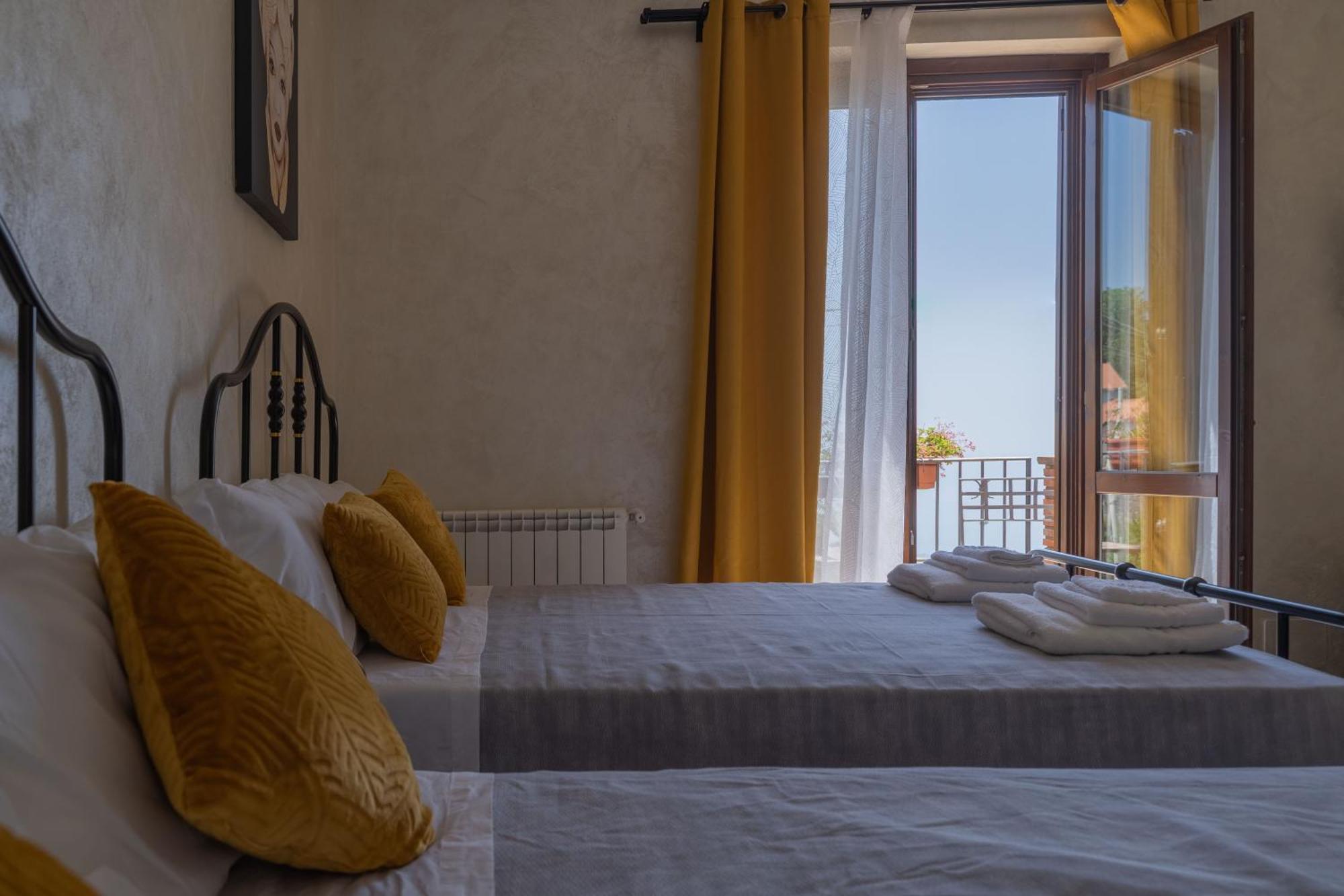 Puntalazzo Etna Sunshine Rent Rooms מראה חיצוני תמונה