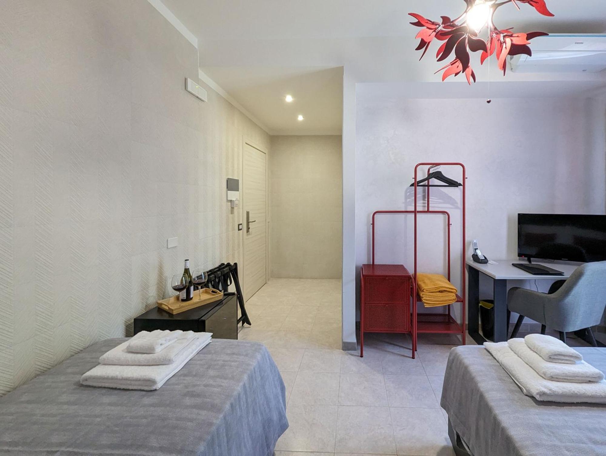 Puntalazzo Etna Sunshine Rent Rooms מראה חיצוני תמונה